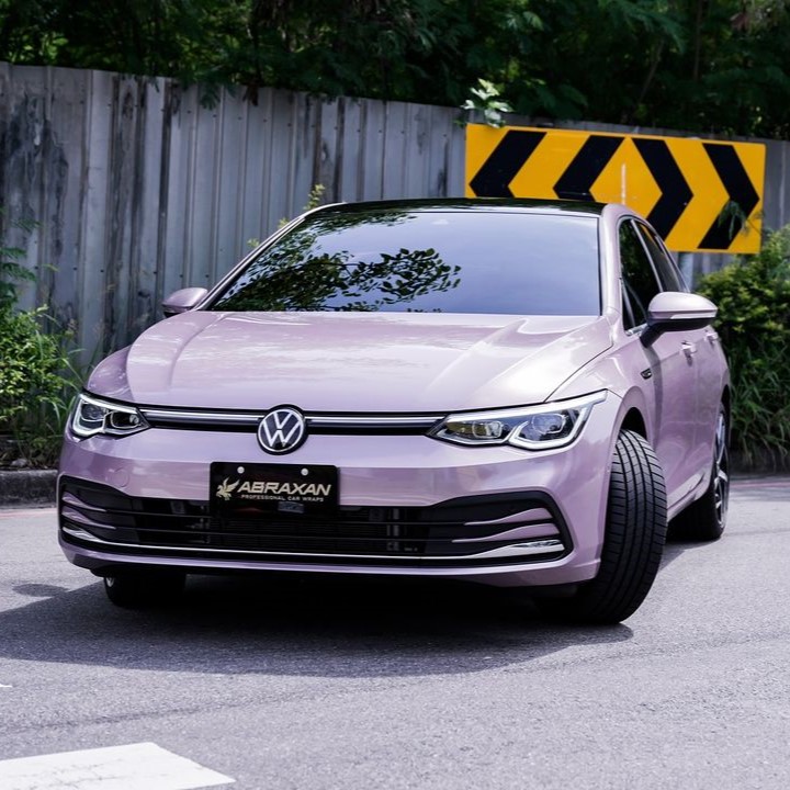 VW Golf 車體改色 AX 冰莓粉