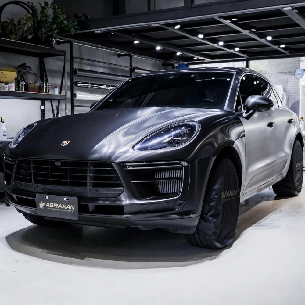 Porsche Macan Turbo 車體改色 3M BR212 髮絲黑