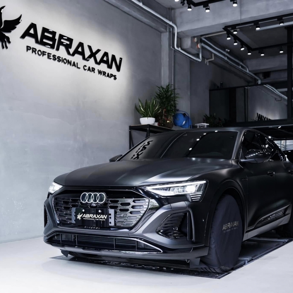 Audi Q8 e-tron Sportback 3M 200M 消光烤漆保護膜