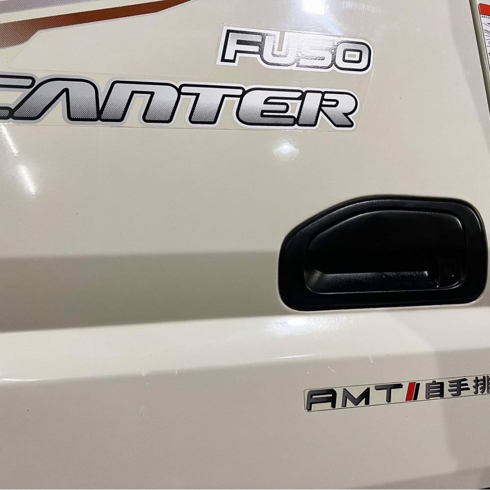 2019年 FUSO 5期 canter 堅達 11呎半 自排 鐵斗  以升載重五噸