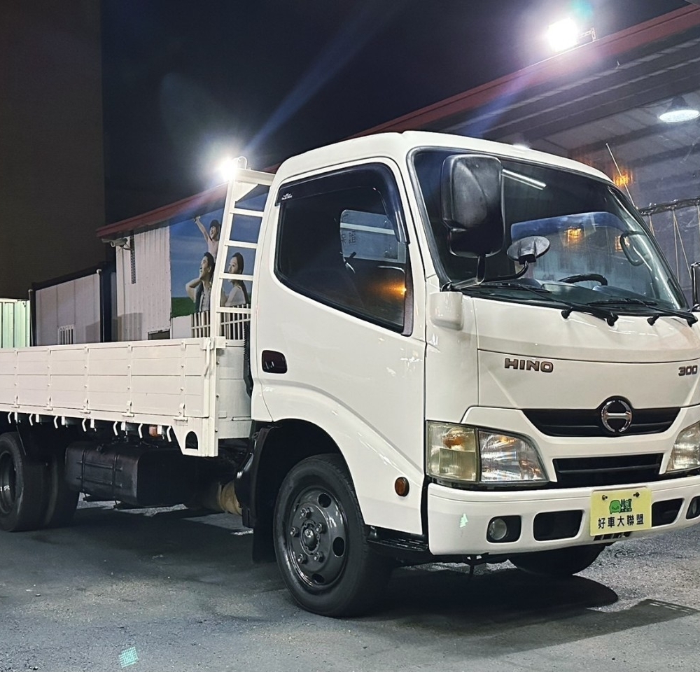 2015年 HINO 300 14呎半 實跑17萬 里程保證  以提升載重五噸