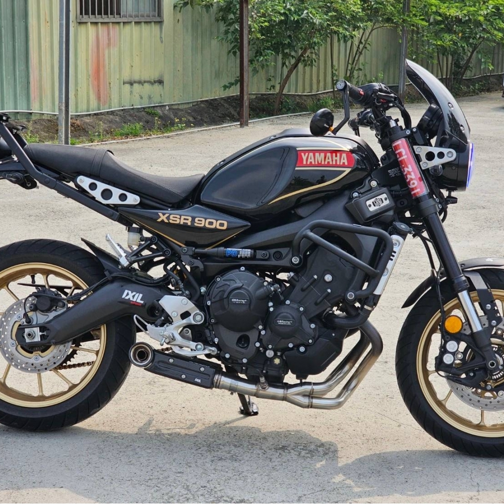 YAMAHA XSR900 ABS TCS