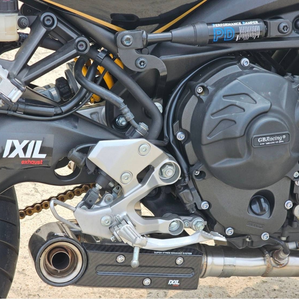 YAMAHA XSR900 ABS TCS