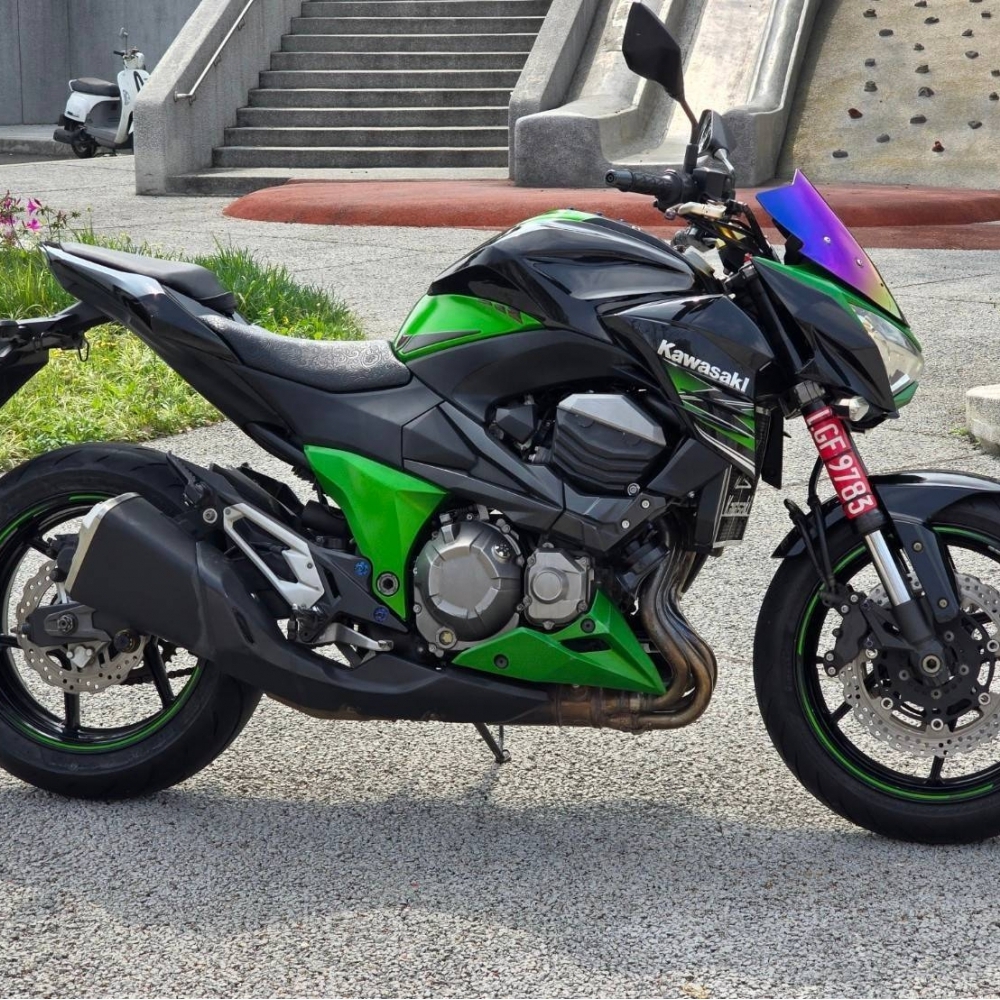 KAWASAKI Z800