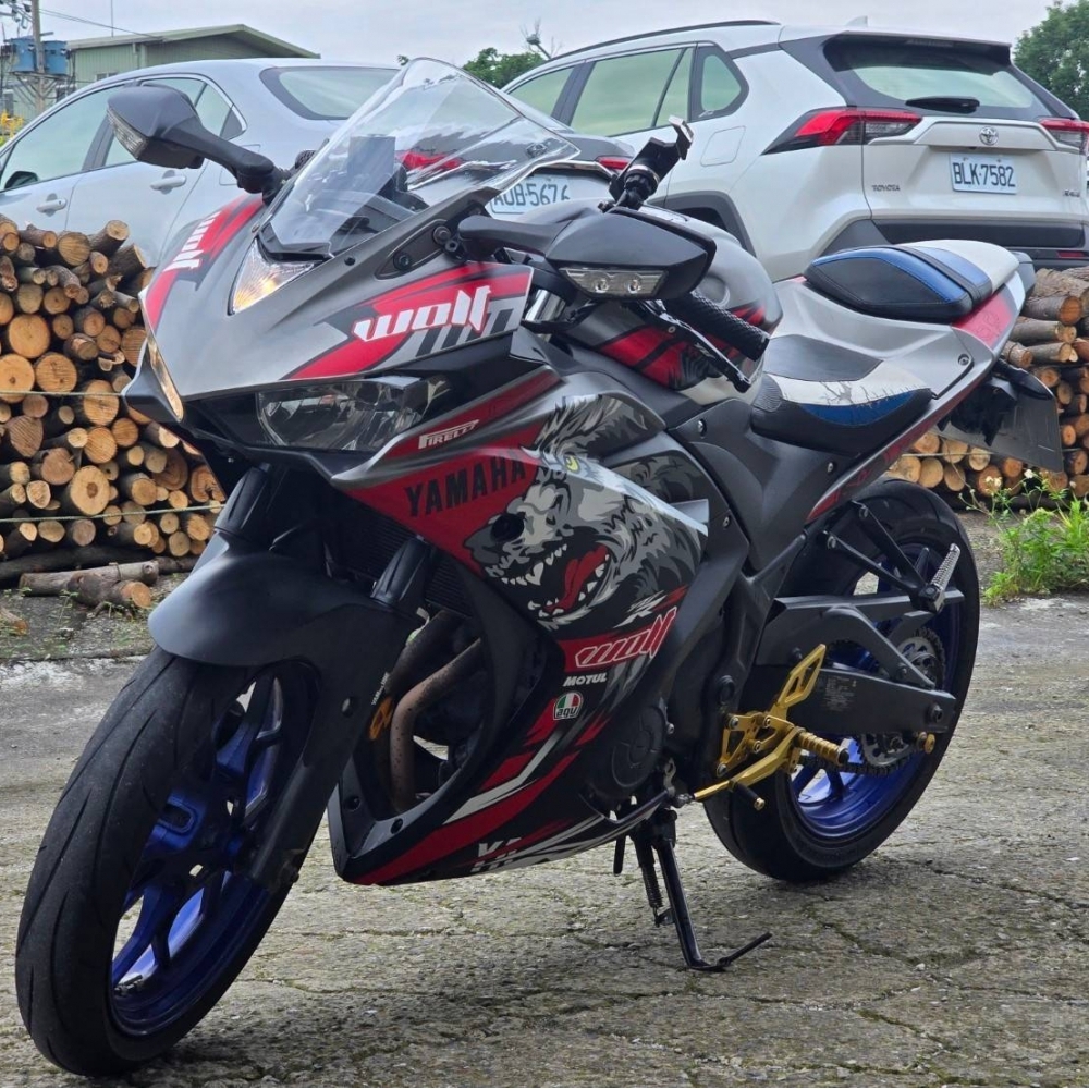 YAMAHA YZF-R3 