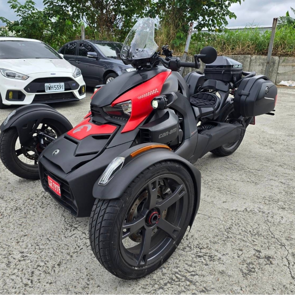 CAN-AM RYKER 900 三輪車