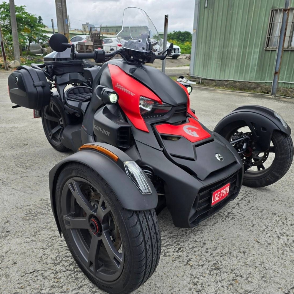 CAN-AM RYKER 900 三輪車