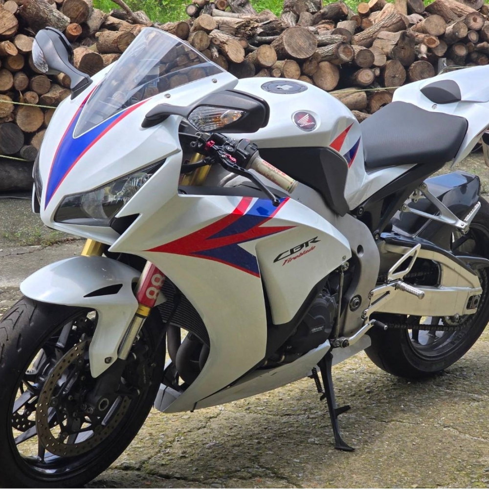 HONDA CBR1000RR 