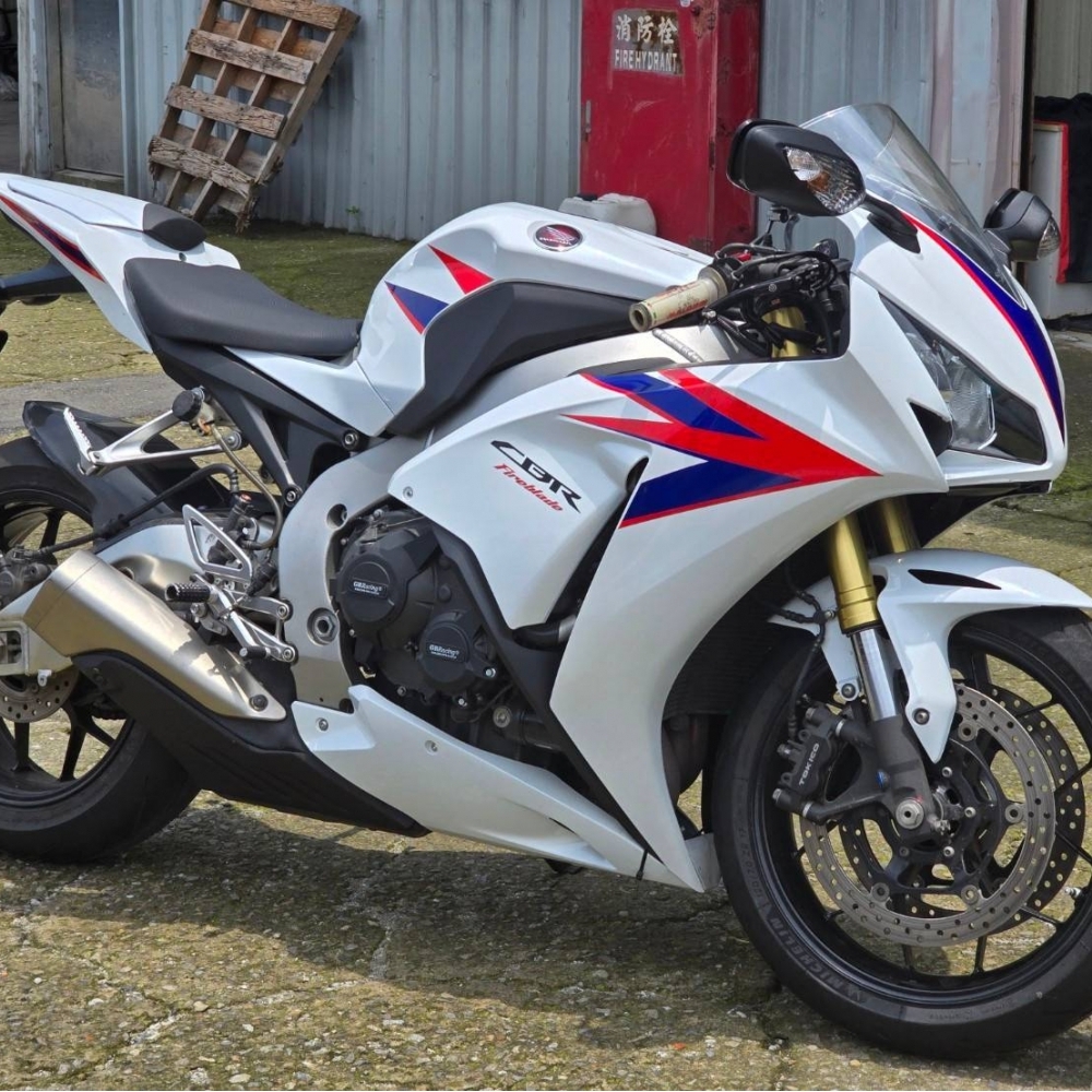 HONDA CBR1000RR 