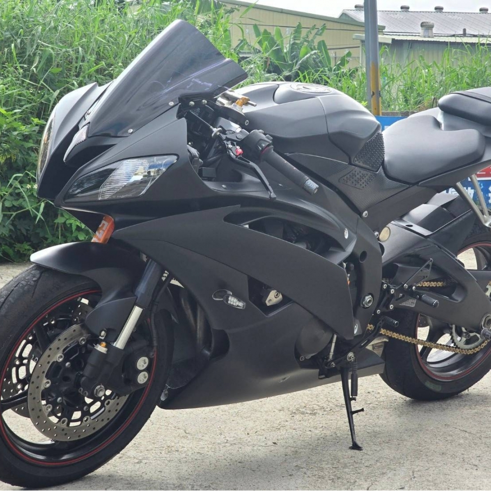 YAMAHA YZF-R6 