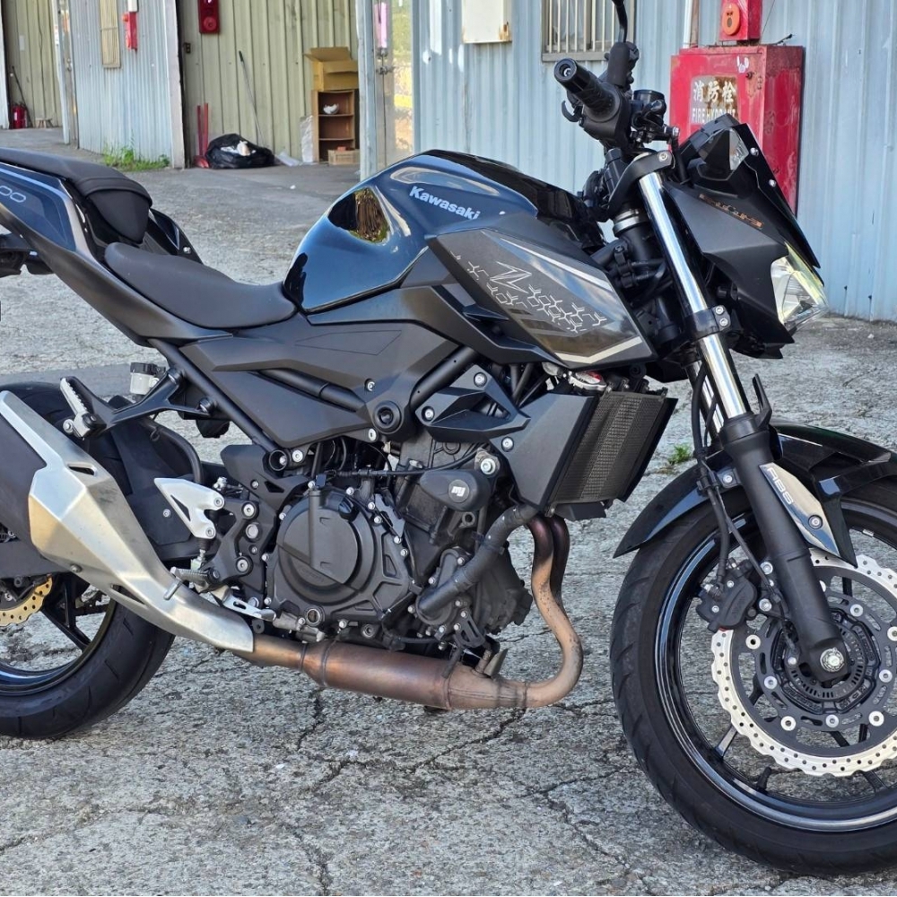 KAWASAKI Z400 ABS