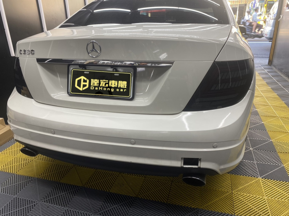 w204 c250 c300 08-13年 類新款 C型 流光 LED 燻黑 尾燈