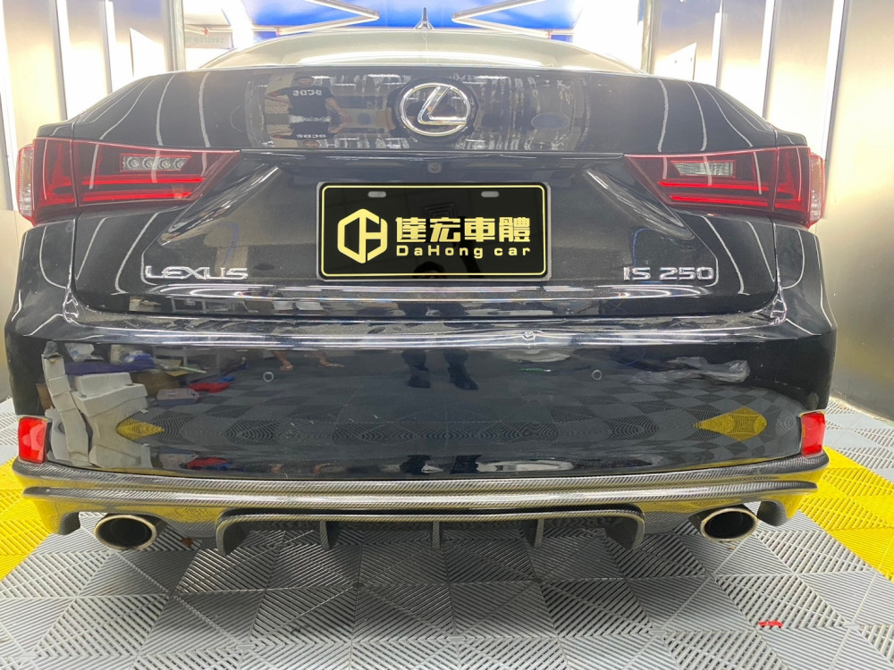 Lexus IS200 IS250 IS300 13-20年 卡夢 碳纖維 4出 look 後下巴