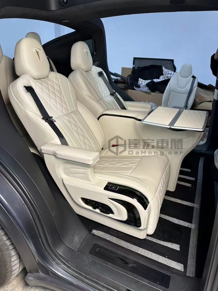 特斯拉 Tesla Model X 中排 後排 後座 航空椅 座椅 高級尊榮享受 電動 腿拖 通風 加熱 按摩 USB及無線充電 電動椅背  按鍵式 螢幕  歡迎來電/店 洽詢