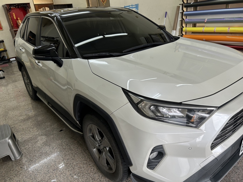 RAV4 上空高亮黑 車頂高亮黑