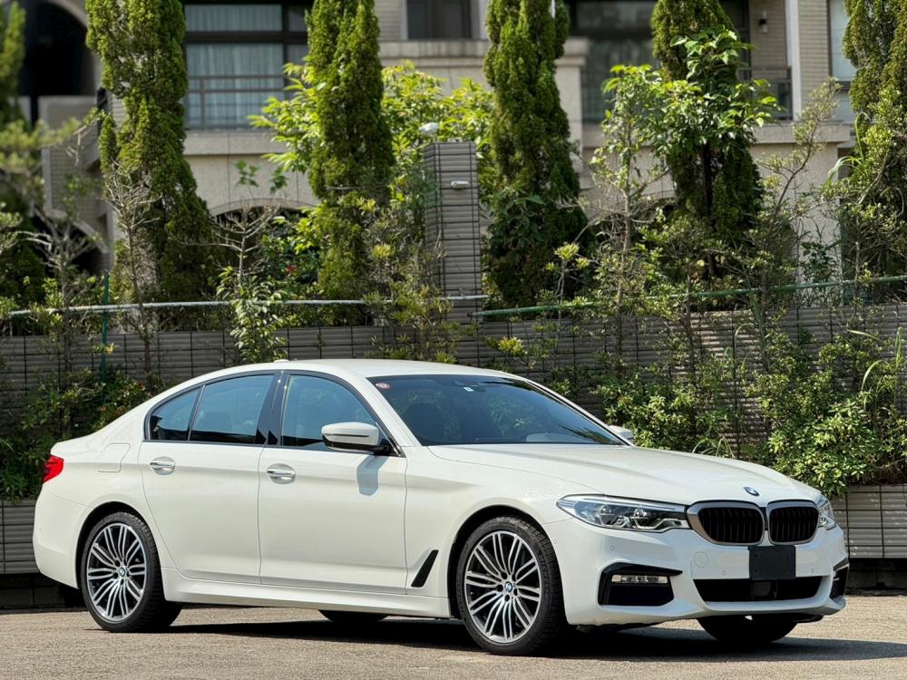 M精神2017 BMW 530M後輪轉向LED頭燈5AT跟車四座加熱360環境