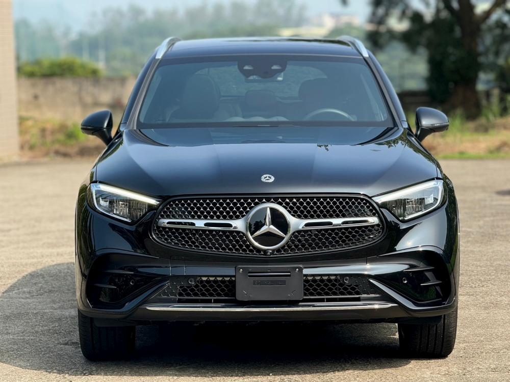 新世代2023 GLC300 AMG SUV高階P20跟車360環景電熱椅全景 跑5千