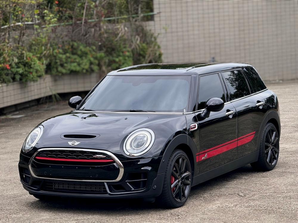 放鞭炮2018 MINI CLUBMAN JCW賽車椅紅色拉線HUD顯示HK全景黑化