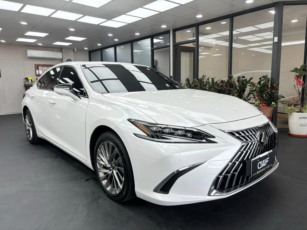 LEXUS ES300h 汽車隔熱紙施工