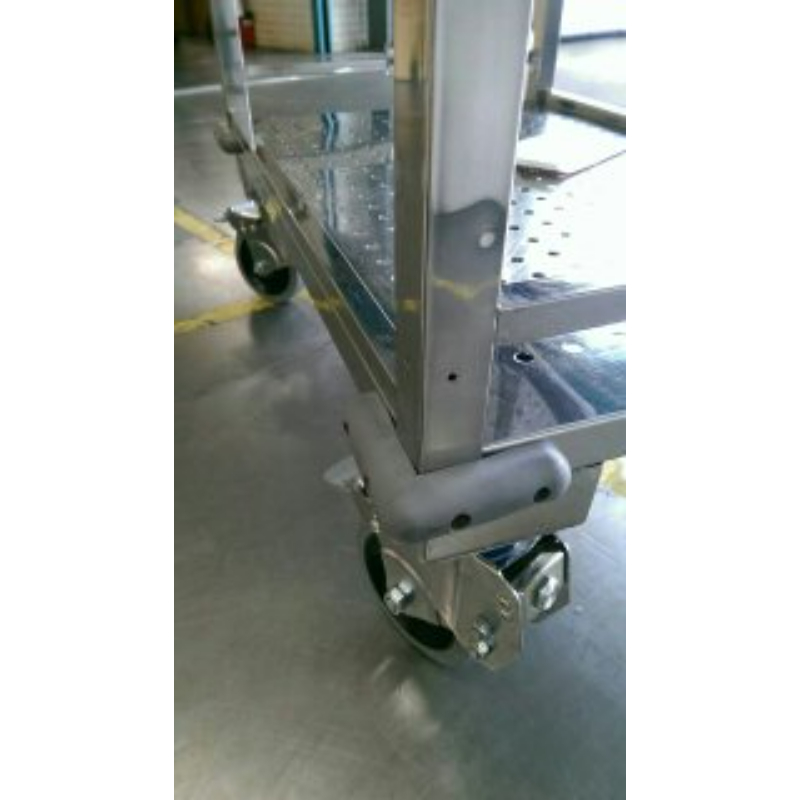 Cart equipped with anti-collision pad