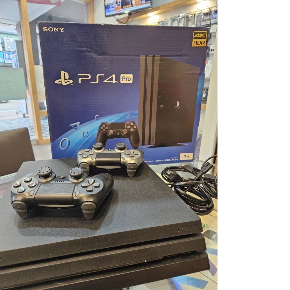 型號：PS4 PRO 7017型 1TB  4K主機 兩手把 黑色 編號#14AA