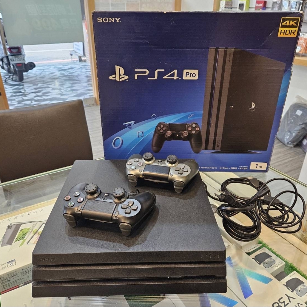 型號：PS4 PRO 7017型 1TB  4K主機 兩手把 黑色 編號#14AA