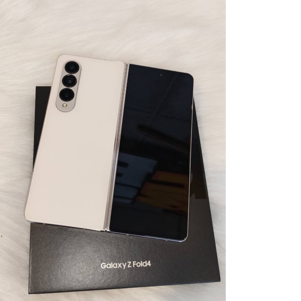 型號：SAMSUNG Galaxy Z Fold4 金 512GB  有盒 編號#0AAAA