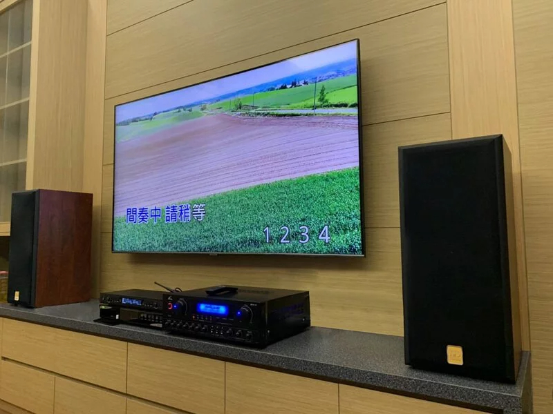 主題KTV系列---都會組合JSD JS-1010 10吋三音路加厚版落地型喇叭+FPRO PMA-628S綜合擴大機(PMA-328更新版) + 無線麥克風組U-10