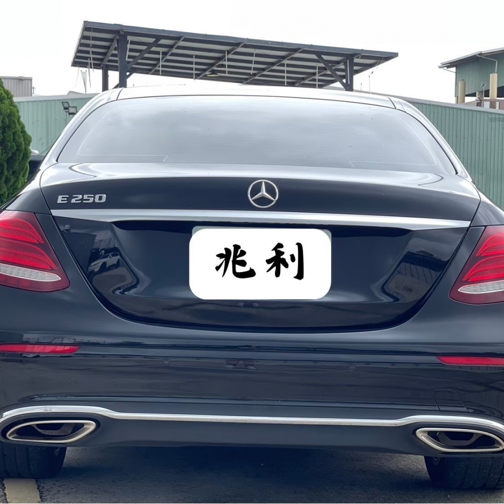 BENZ E250 黑 2017