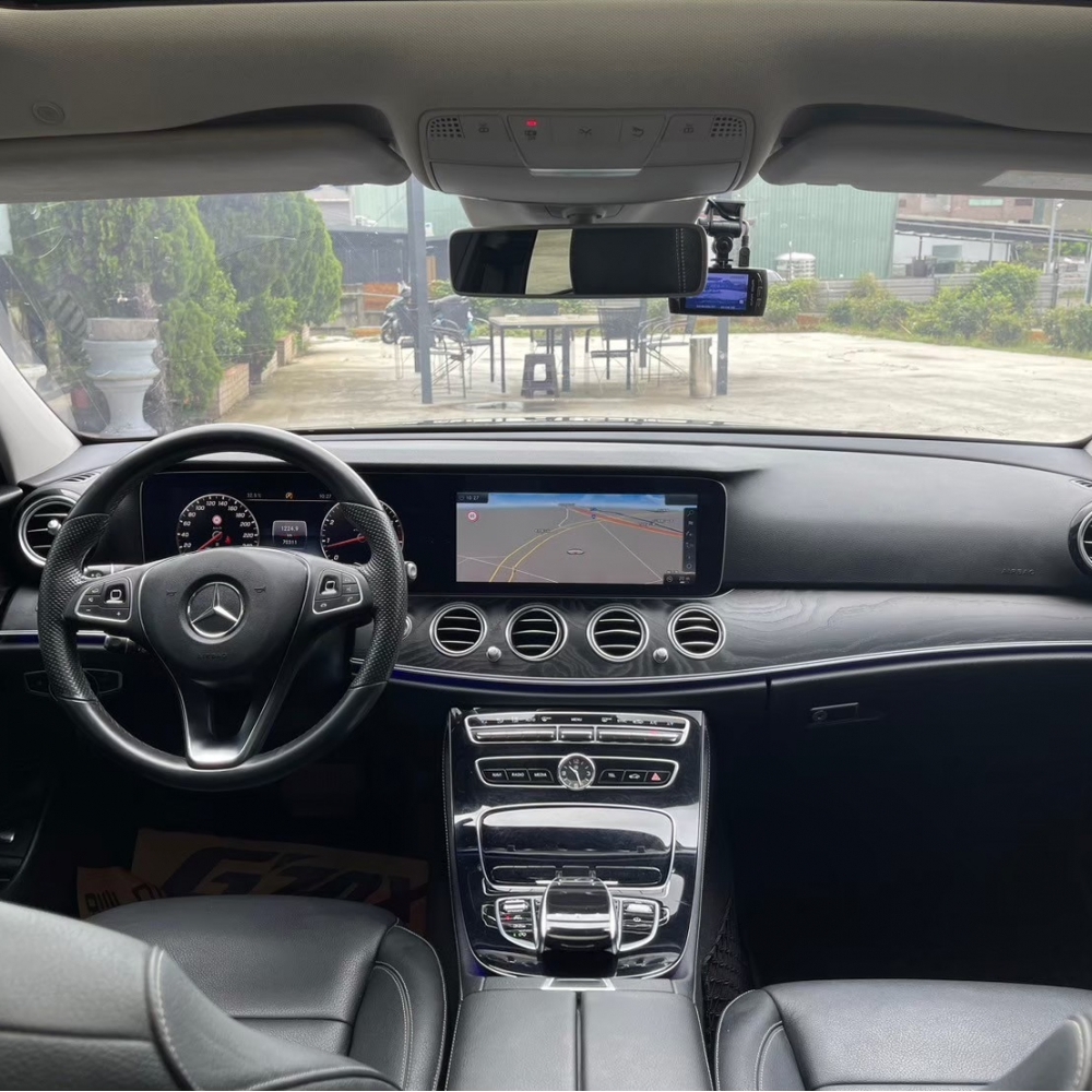 BENZ E250 黑 2017