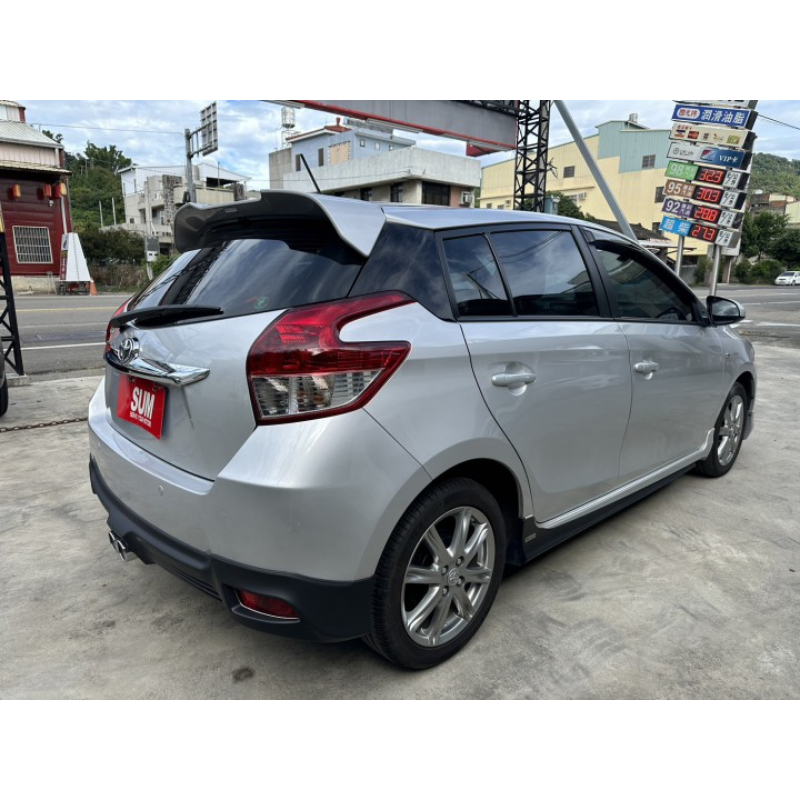 TOYOTA  YARIS 2017年