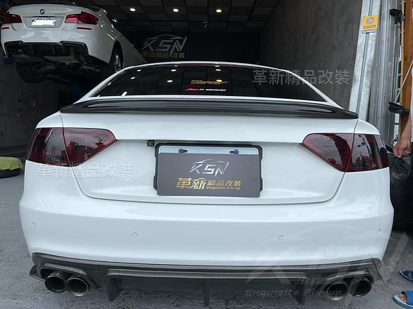 AUDI A5 碳纖維尾翼