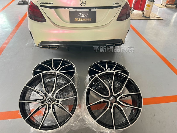 Benz 205 客製化20吋鍛造鋁圈