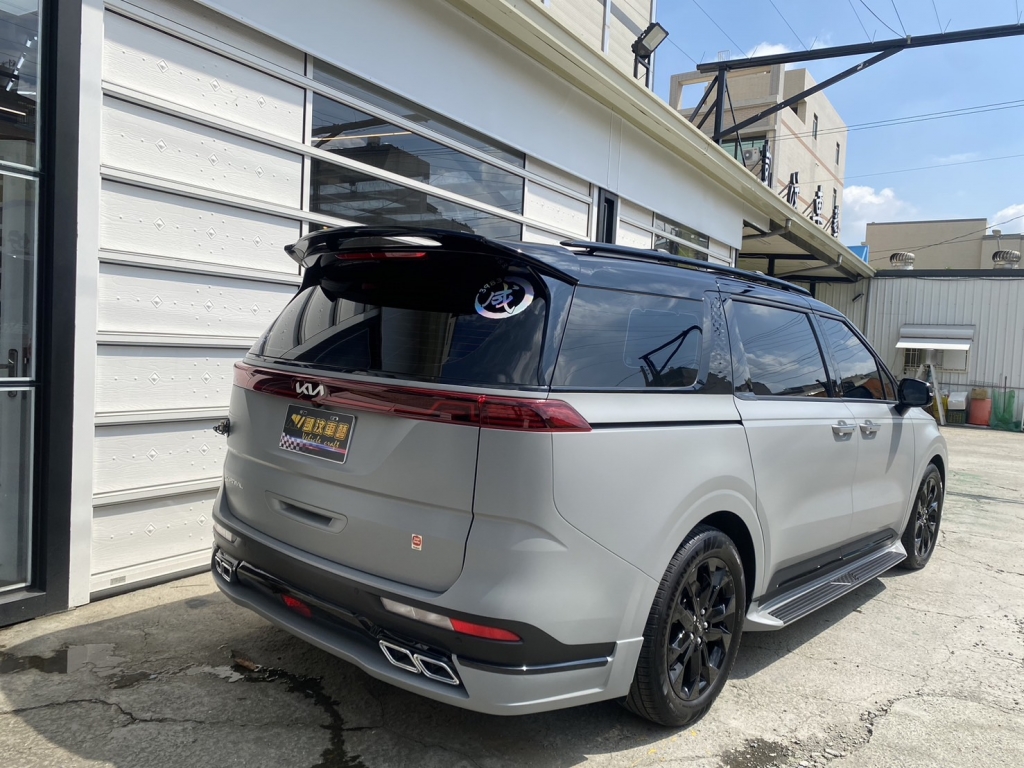 KIA carnival全車消光犀牛皮+懸浮式鍍鉻銀黑化