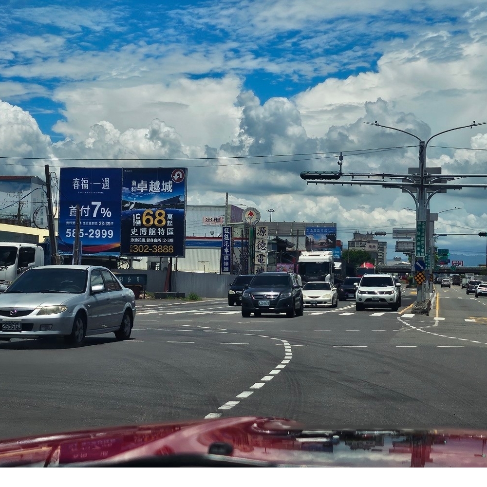 N-1012A 台南 永康 中正北路 往永康交流道方向收視