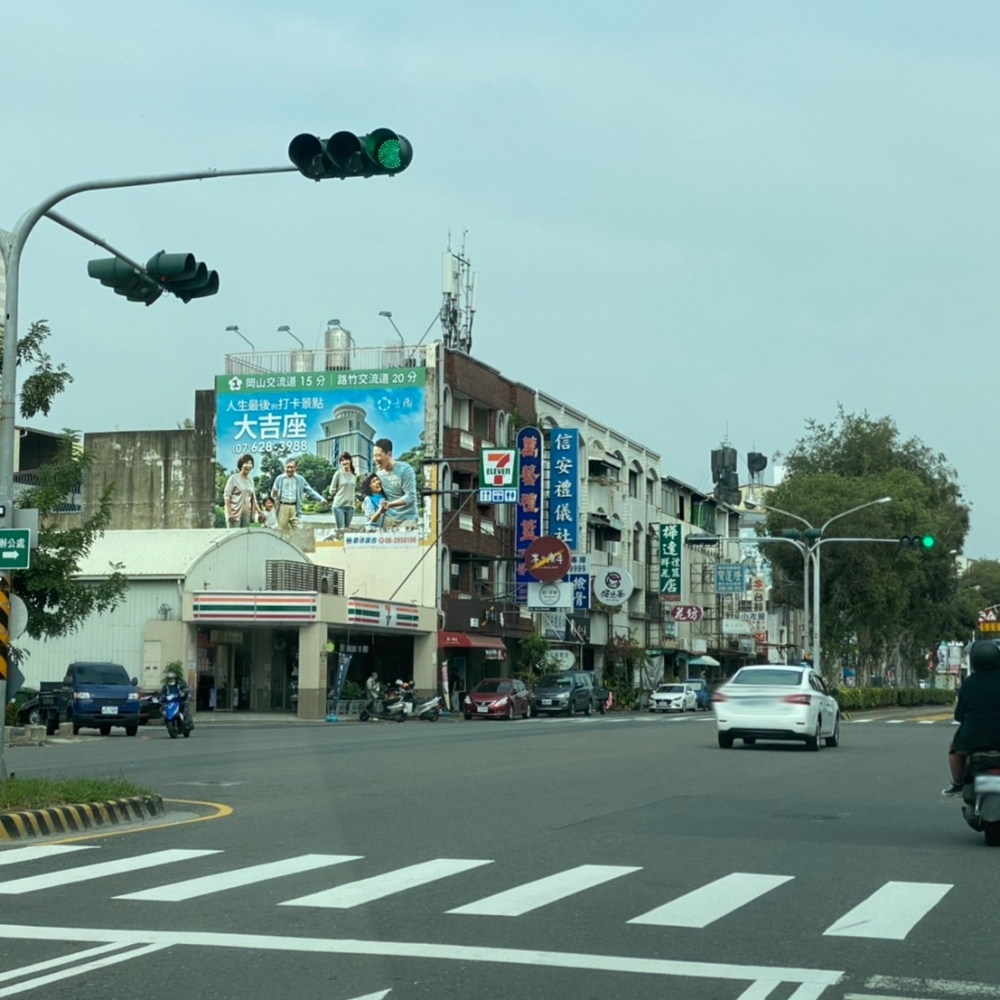 N-0957  台南 中華南路一段 殯儀館側門