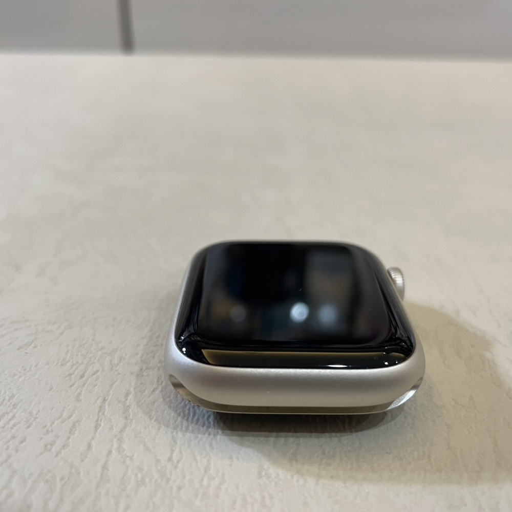 「二手精選」 Apple Watch S8 gps 45mm 星光色