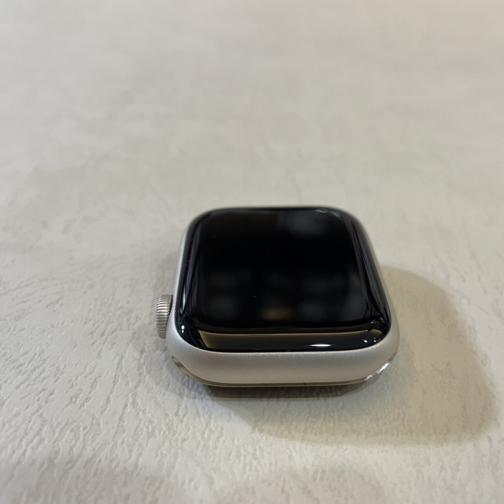 「二手精選」 Apple Watch S8 gps 45mm 星光色