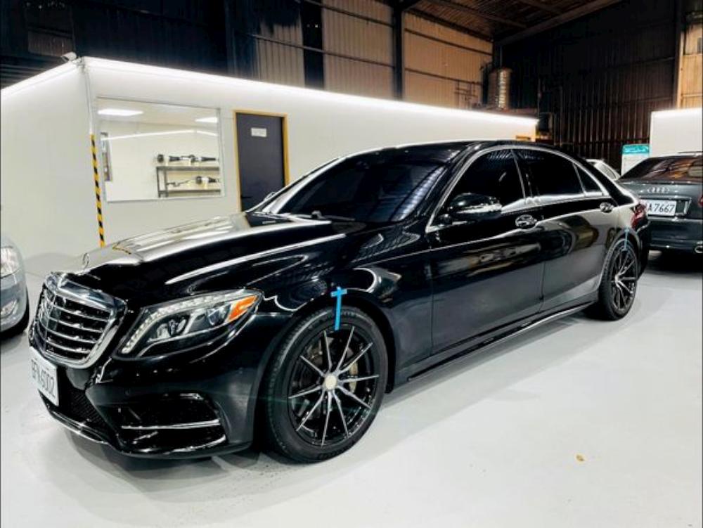 Mercedes-Benz W222 S550 原廠氣壓避震器專業整新維修