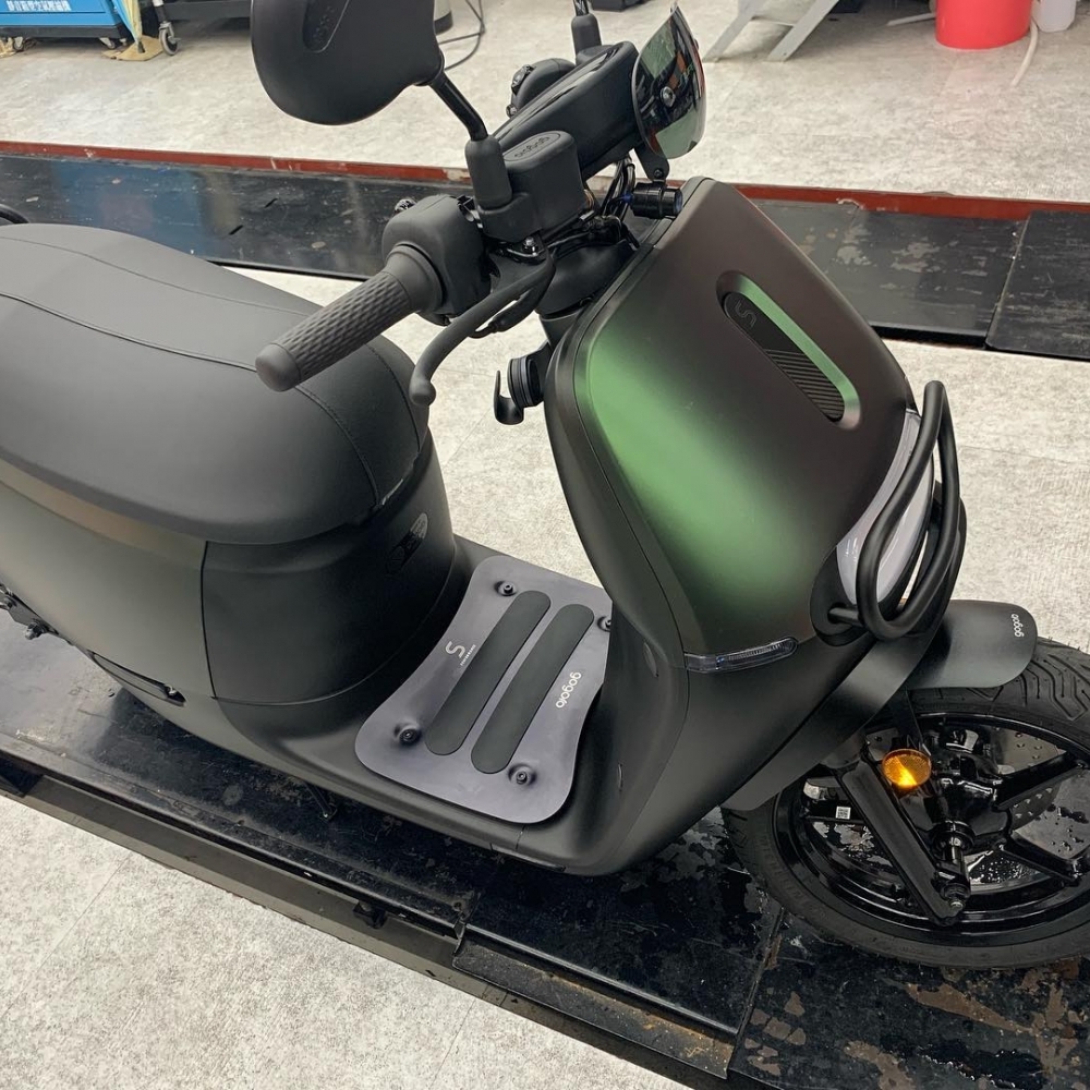 Gogoro supersport 消光犀牛皮