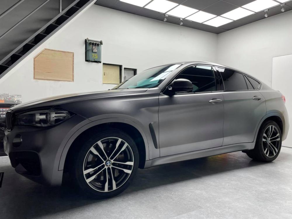 BMW X6M 原車色黑 TECKWRAP vch410s  全車包覆