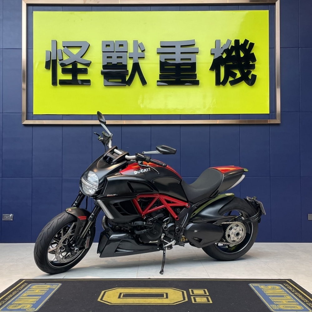 DUCATI DIAVEL CARBON ABS DTC 碩文公司車