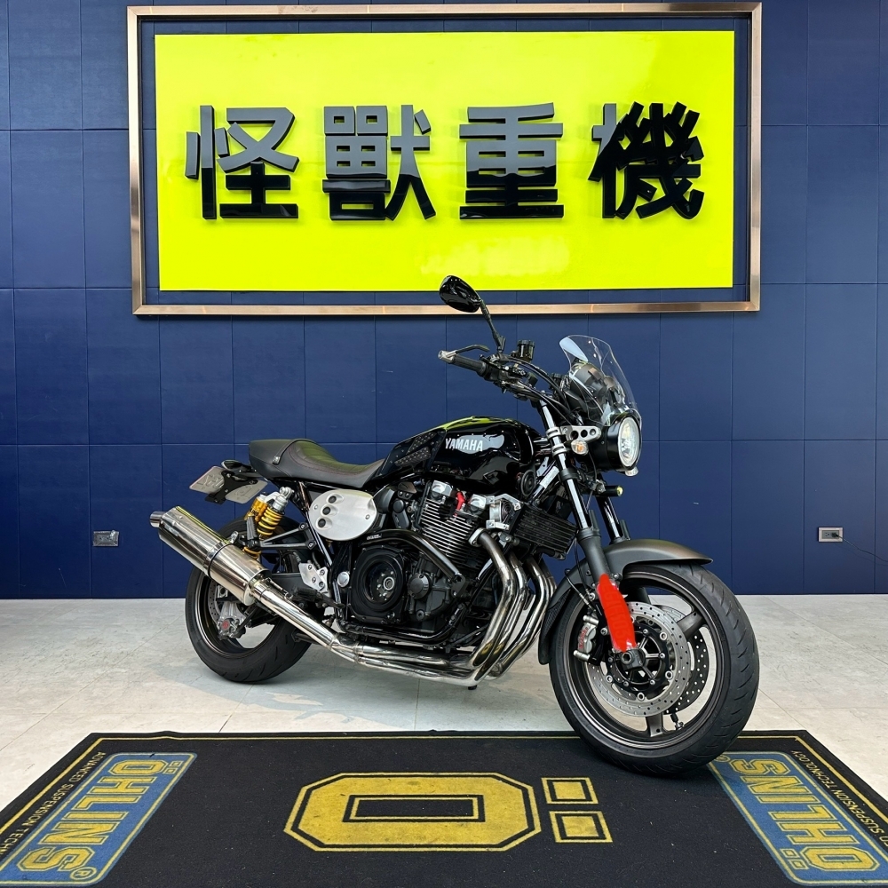 YAMAHA XJR