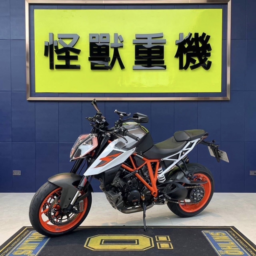 KTM Super Duke R 1290 ABS TC 公司車