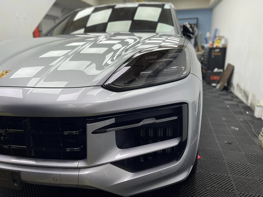 2024 Porsche Cayenne   Ronin wrap 