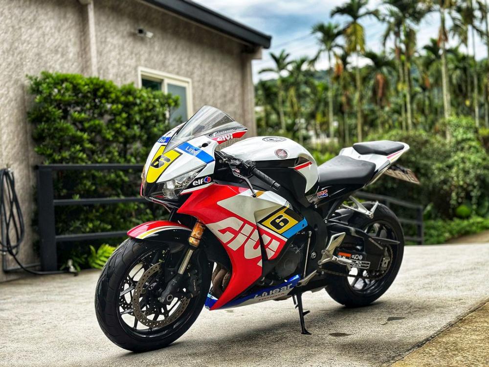 HONDA CBR1000RR