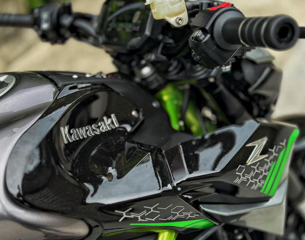 KAWASAKI Z900