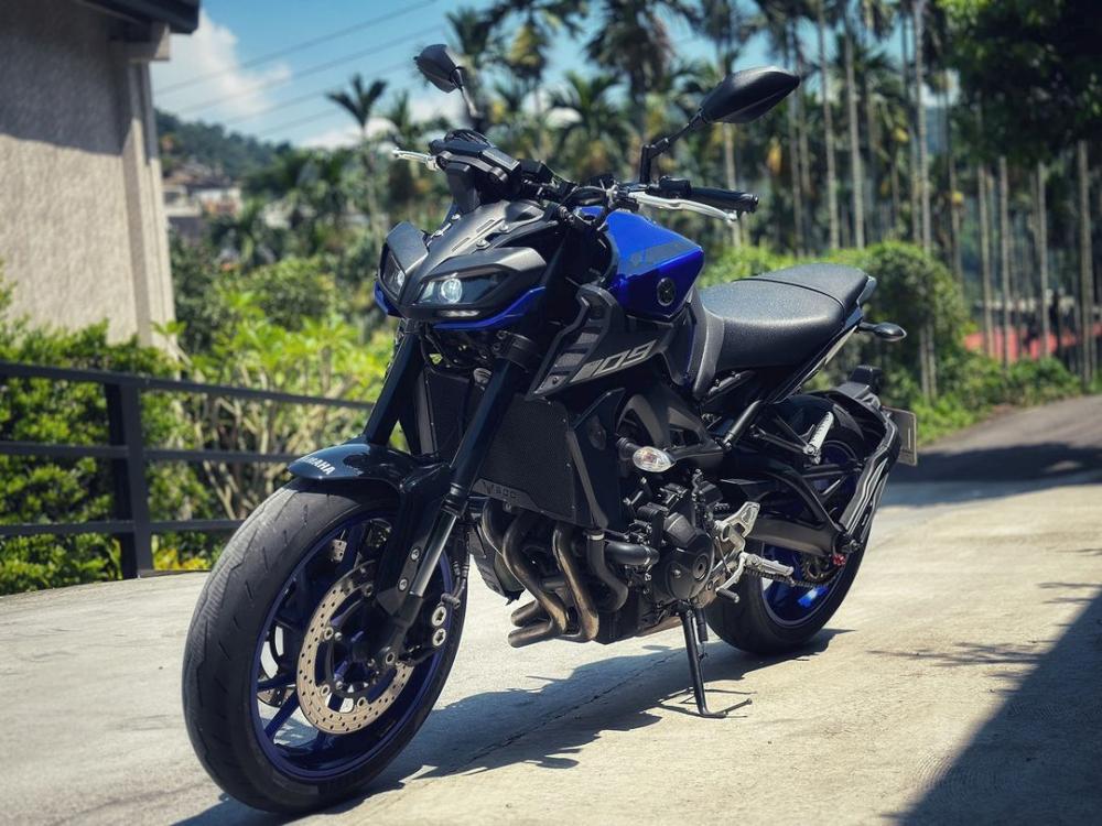 YAMAHA MT-09