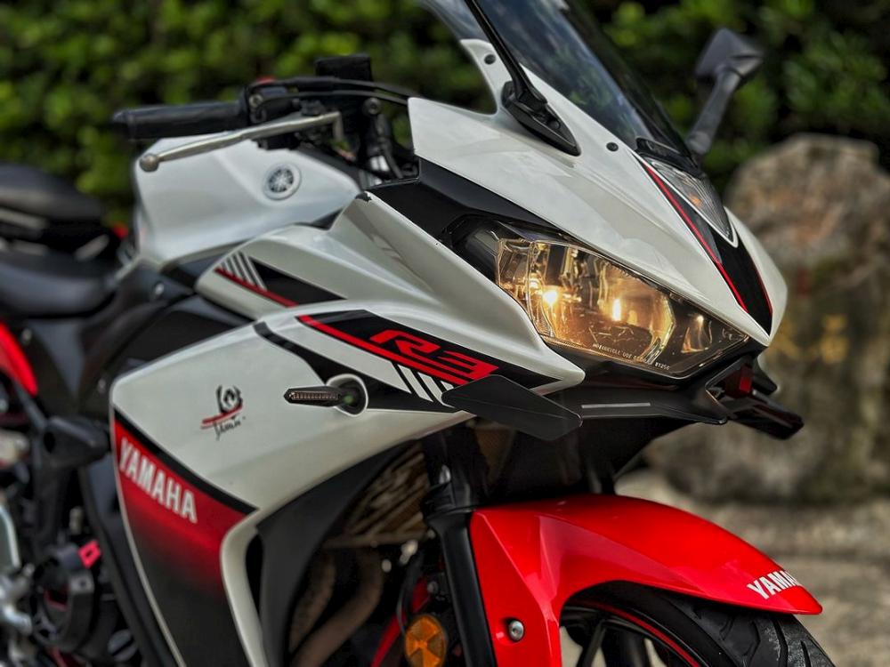 YAMAHA YZF-R3