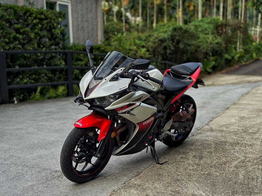 YAMAHA YZF-R3